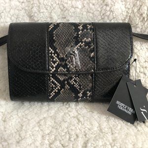Simply Vera Vera Wang Signature Envelope Crossbody